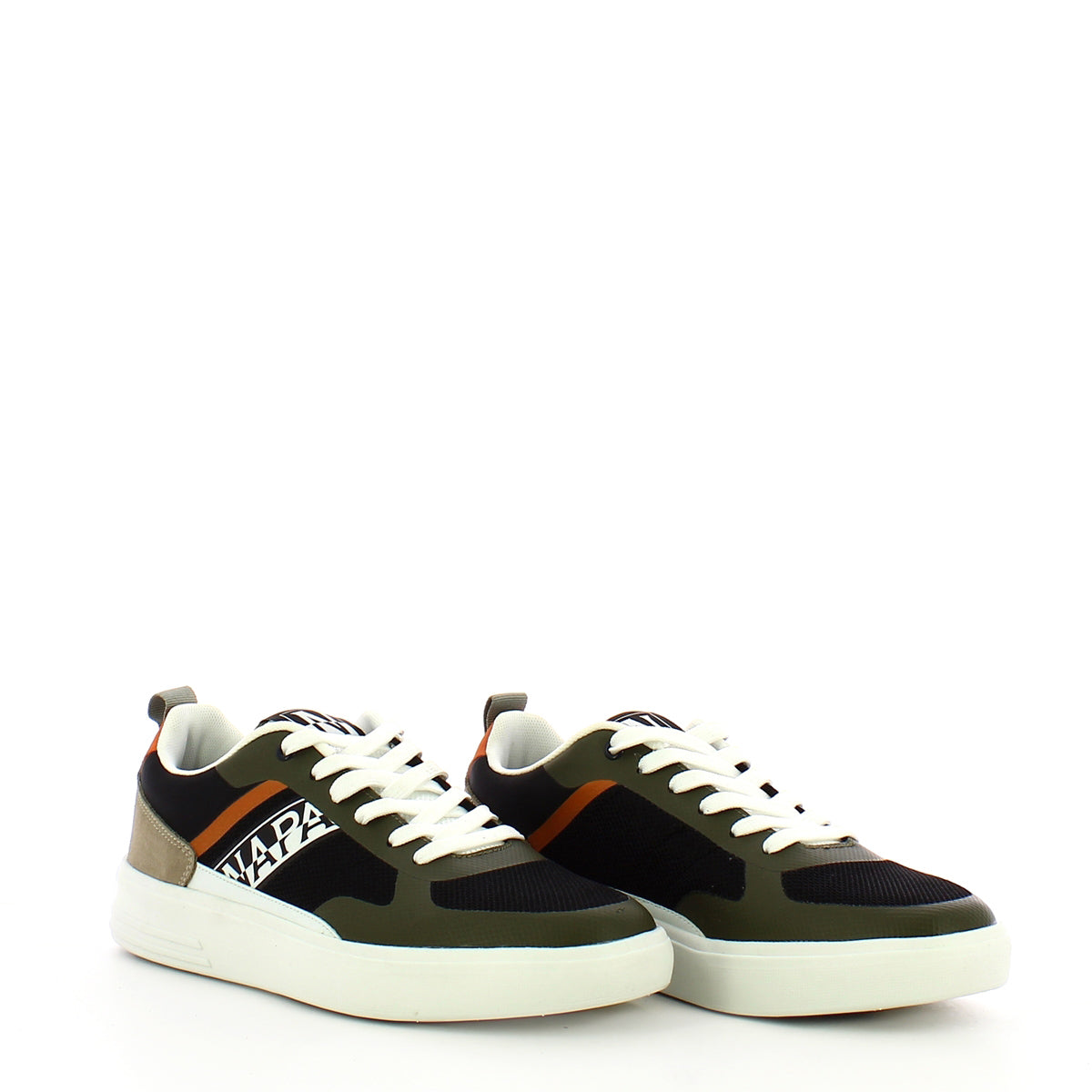 Sneakers Bark