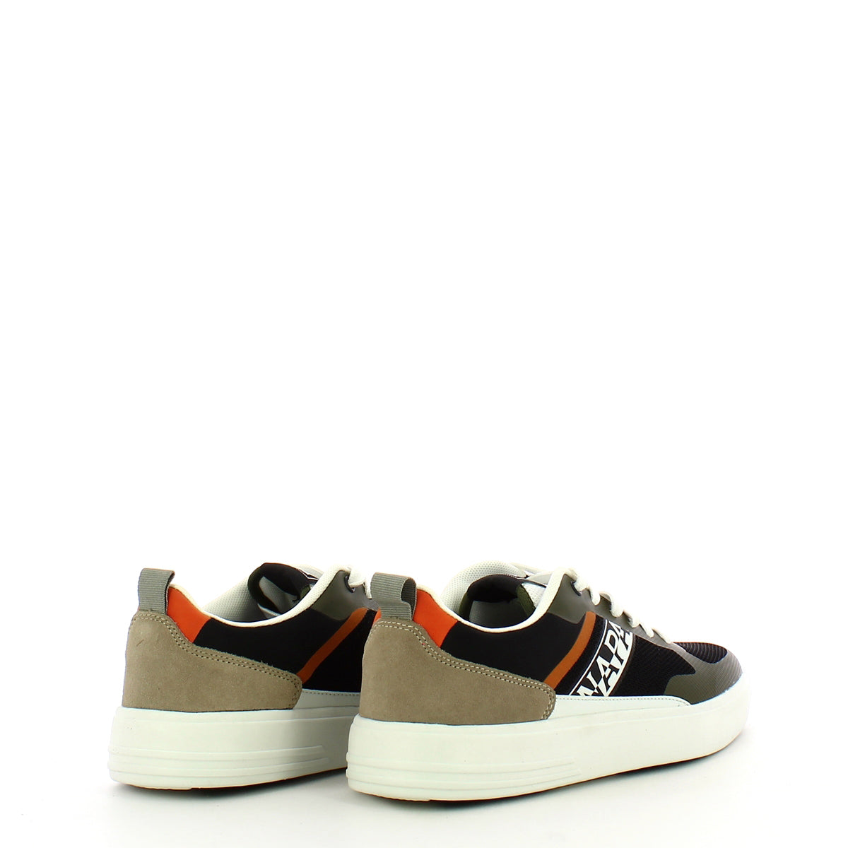 Sneakers Bark