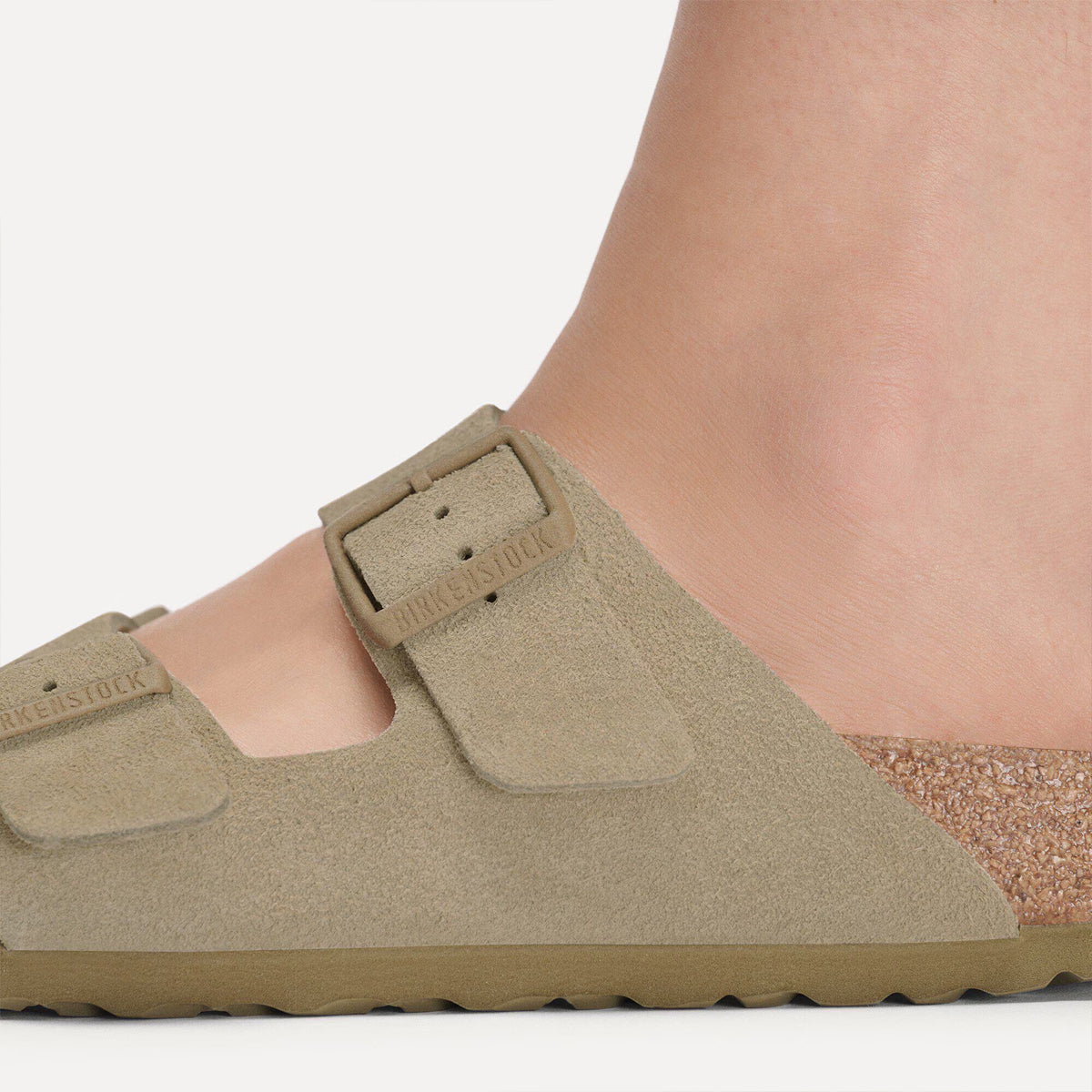 Sandali Arizona Suede Faded Khaki